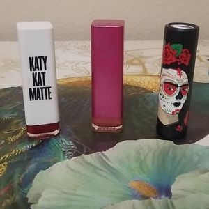 Covergirl & Frida Kahlo Bullet Lipstick Bundle